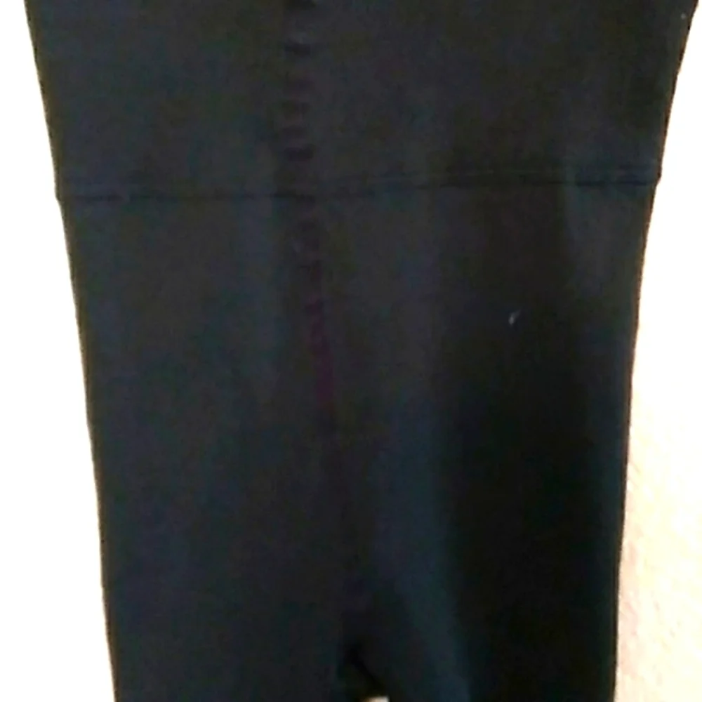 Warner's  Womans (L/XL) Black Leggings
